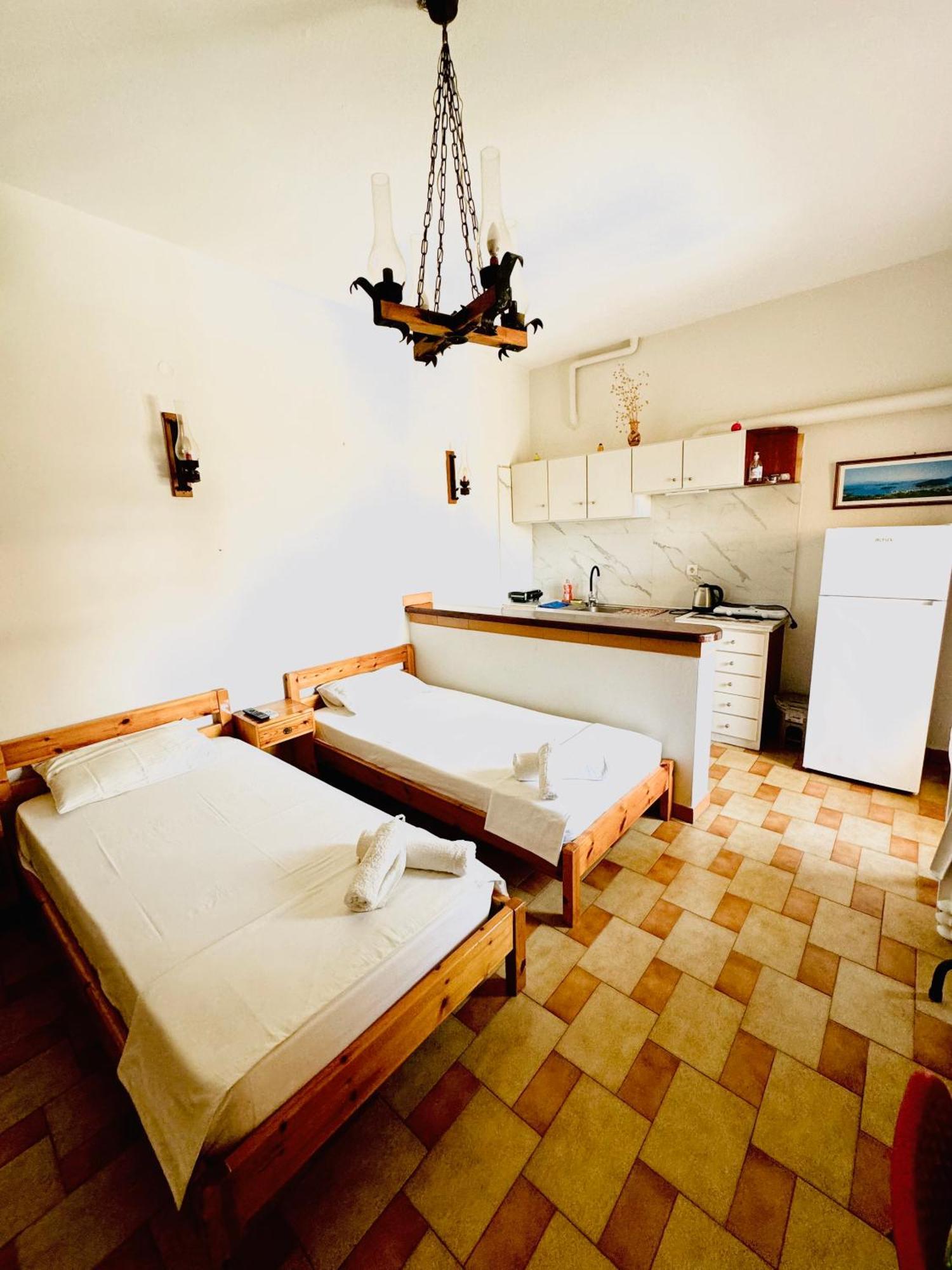 Glaros Apartments 니드리 외부 사진